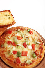 Veg Cheese Pizza With Garlic Bread
