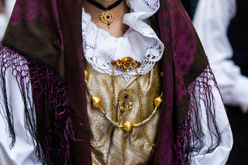 CAGLIARI, ITALIA - MAGGIO 1, 2017: 361^ Processione Religiosa di Sant'Efisio, dettaglio dei costumi...