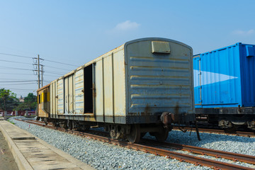 Obraz premium Train wheels on tracks with train bogie