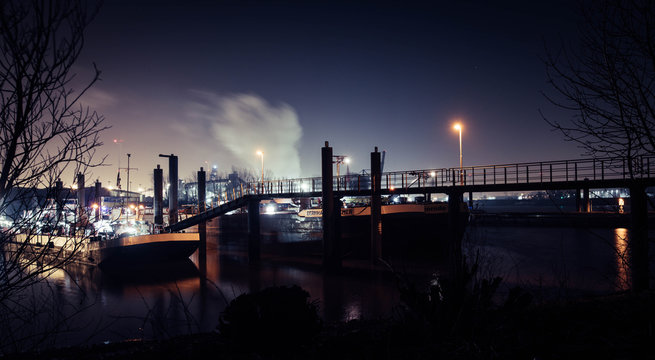 Nachtaufnahme Hafen Hamburg 1