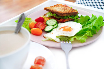 A beautiful breakfast on the  on the bed table tray.