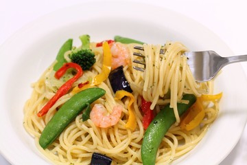 海老と野菜のペペロンチーノ