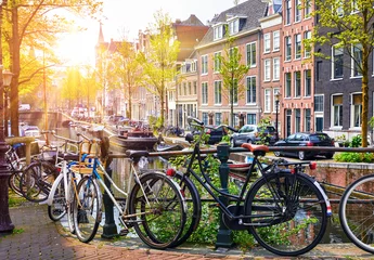 Papier Peint photo Amsterdam Vélo sur la ville d& 39 Amsterdam canal. Paysage de ville pittoresque