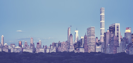 Photo panoramique aux tons vintage de la ville de New York au crépuscule, aux États-Unis.