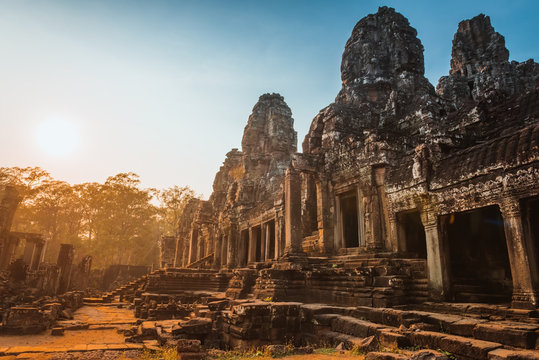 statue Bayon Temple Angkor Thom, Cambodia.