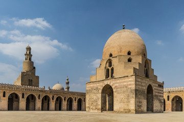 Fototapeta na wymiar Ibn Tulun Dome