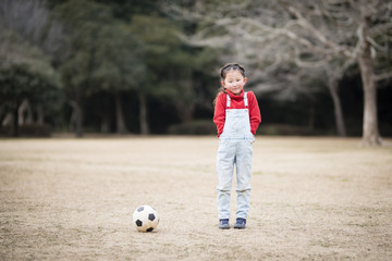 サッカーボールと女の子