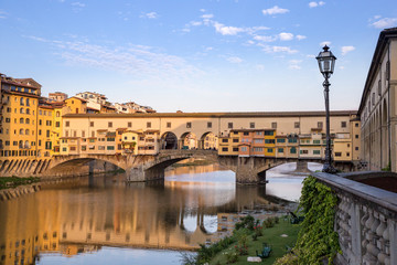 Obraz premium Ponte Vecchino over Arno River in Florence in Sunrise, Italy, Europe