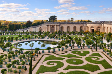 Versailles Gardens in the Golden Autumn - obrazy, fototapety, plakaty
