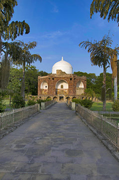 Outer View Of Hazira Maqbara, With Tombs Of Qutb-ud-din Muhammad Khan, Tutor Of Salim, Son And Successor Of Akbar, Vadodara (Baroda), Gujarat, India