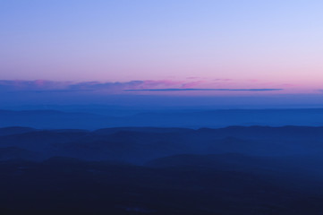 Coucher de soleil sur les monts de Vaucluse 