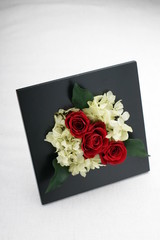 プリザーブドフラワー　黒フレーム　白バック　右向き