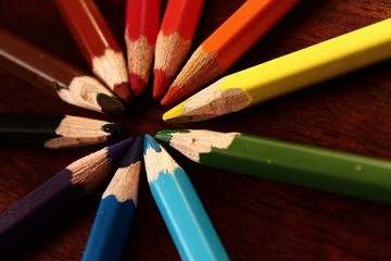 Naklejka premium Rainbow pencils