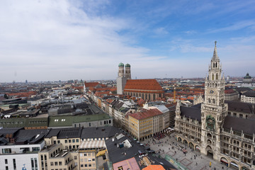 Fototapeta na wymiar Stadt München Panorama Frauenkirche Marienplatz Stachus Hbf