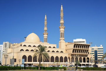 Fototapeta na wymiar King Faisal mosque in Sharjah