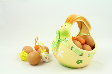 Wielkanoc - Kolorowe pisanki, jajka i zajączek - białe tło
