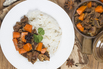 A dish of sirloin rice on the table