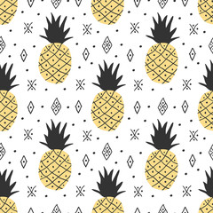 Seamless pattern of pineapple.