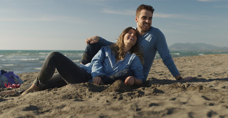 Fototapeta premium Couple enjoying time together at beach