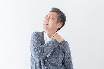 シニア　男性　肩こり