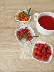 Roter Früchtetee mit Hagebutte, Sanddorn und Berberitze