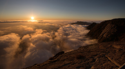 Fog,sun,sunlight,sunset,sequoia national park, morro rock,clouds, above clouds, rock, stones,wonderful, beautiful, wonderful view,beautiful view