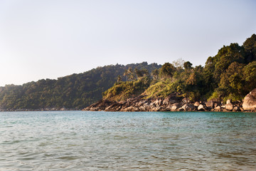 Fototapeta na wymiar beautiful view of the sea shore of the Andaman Sea in Thailand 