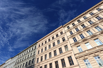 Fototapeta na wymiar Fassaden von Altbauten in Berlin