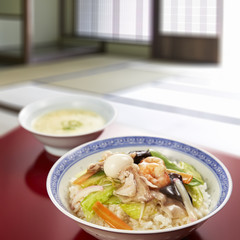 中華丼と玉子スープ