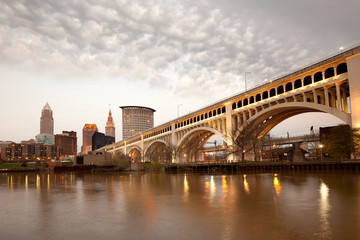 Detroit Superior Bridge over Cuyahoga River and downtown skyline, Cleveland, Ohio, USA