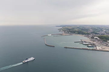 Gordijnen P&O ferry vessel arriving at the port of Calais in France © Sebastian