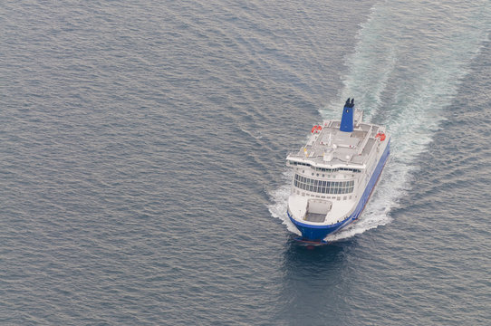 DFDS seaways ferry channel crossing from Calais to Dover