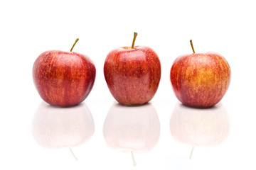  Drei rote Äpfel