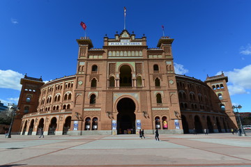 Fototapeta premium マドリッドの闘牛場と美術館