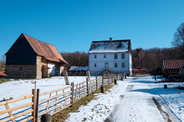 Bauernhof im Winter