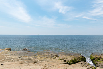 稲村ヶ崎の岩石海岸