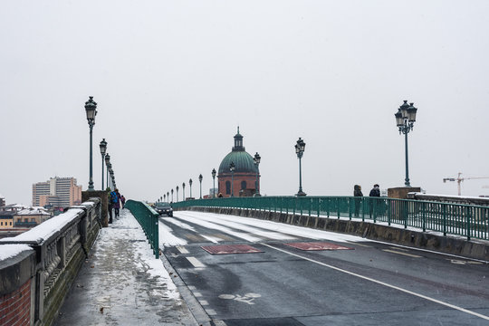 Pont Saint-Pierre of Toulouse, France during snowfall
