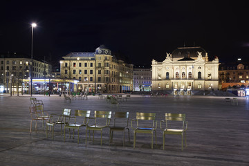 Zürich Sechseläutenplatz bei Nacht
