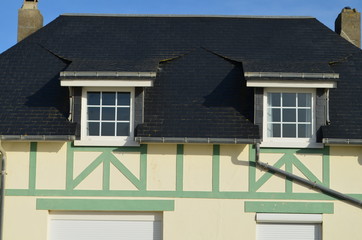 Maison à façade néo-normande. (France)