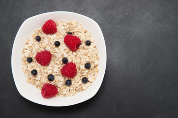 Oatmeal porridge with berries