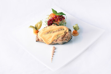 Grilled chicken breast with mushroom sauce & vegetables