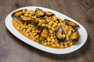 Garbanzos con mejillones
