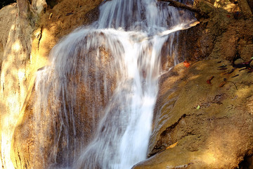 Fototapeta na wymiar Thi Lo Su Waterfall 5