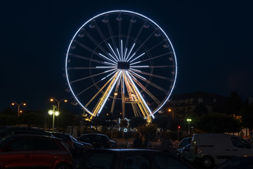 Beleuchtetes Riesenrad in Ouistreham
