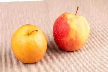 zwei Äpfel