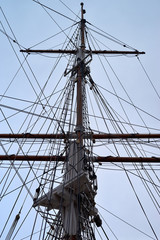 Fototapeta premium wooden sailing ship pole