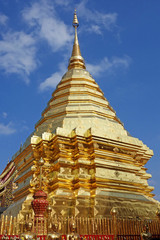 Fototapeta premium Wat Phra That Doi Suthep Temple, Golden Chedi, Chiang Mai, Northern Thailand, Asia