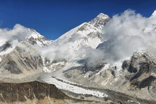 Changtse and Everest from Kalapattar, 5545m
