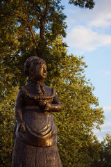 Julia Boggs Dent Grant Statue