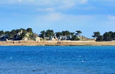 Paysage de mer à Port-Blanc dans le Trégor en Bretagne
